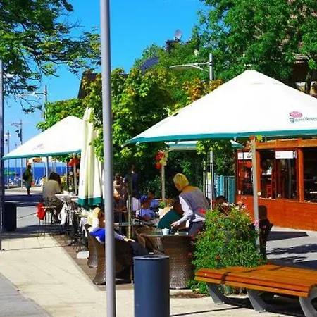 Ferienhaeuser Mit Pool بيت للعطل *