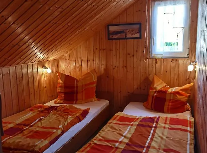 Ferienhaeuser Mit Pool ريفال